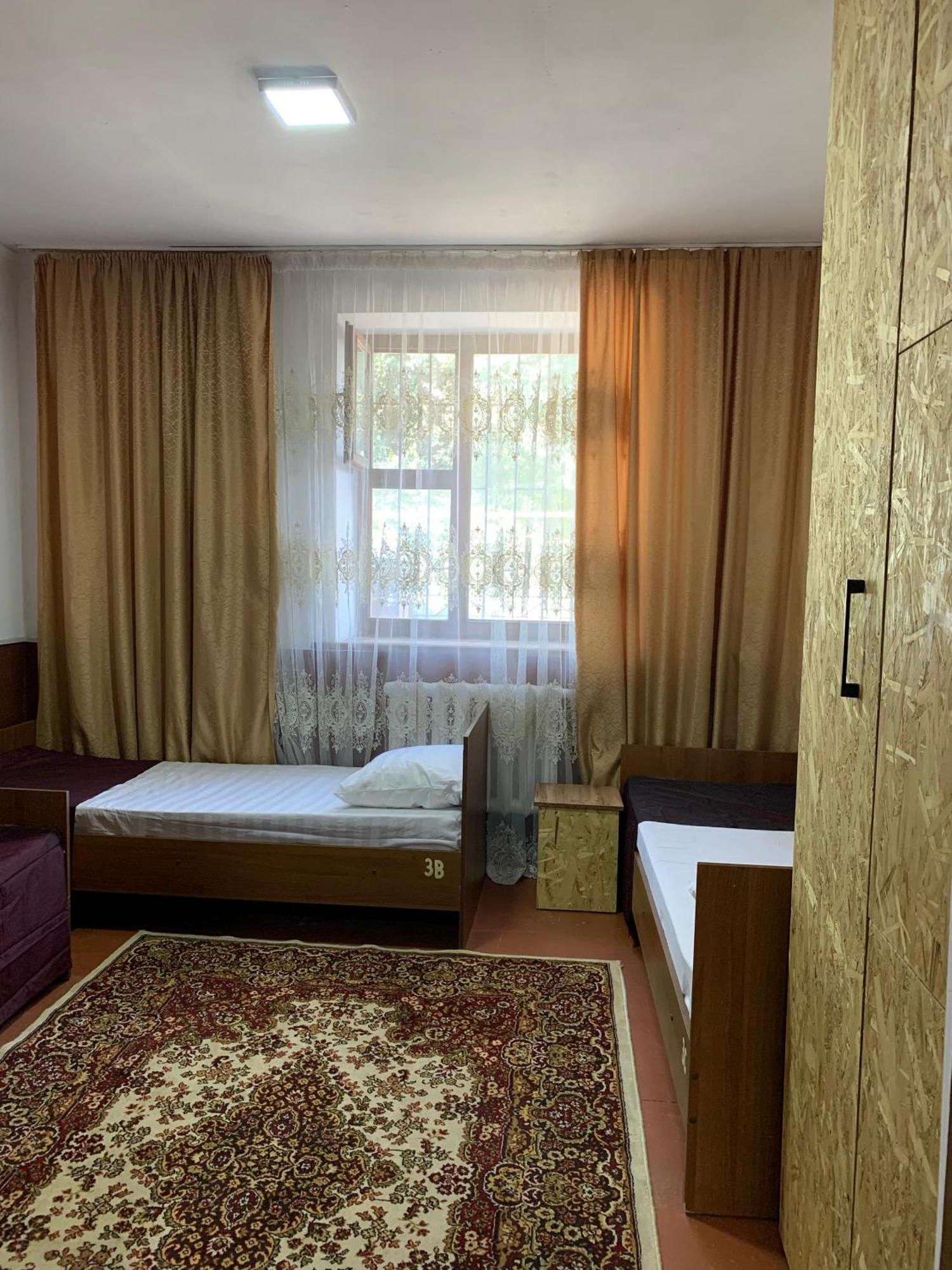 Bozui Hostel Bisjkek Eksteriør bilde